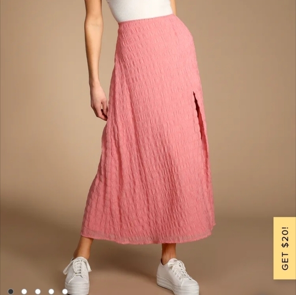 Lulu’s True Trend Coral Pink Crinkle Midi Skirt Women’s Medium Side Split - Picture 1 of 6